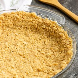 How to Make a No-Bake Graham Cracker Crust - quick and easy this classic graham cracker crust recipe has a few simple ingredients. It's great for no-bake pies or cheesecakes.