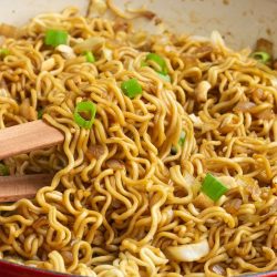 This amazing, easy, and quick stir-fried Panda Express Chow Mein Copycat Recipe is amazing! Completely customizable and absolutely delicious! Throw in whatever veggies you have and enjoy.