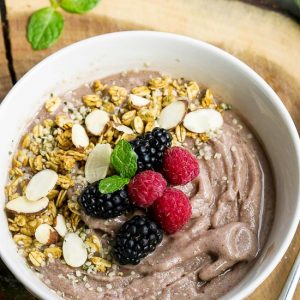 HOW TO MAKE AN ACAI SMOOTHIE BOWL