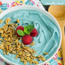 Superfood Mermaid Blue Spirulina Smoothie Bowl