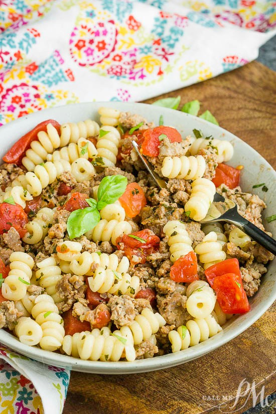 Tipsy Italian Sausage Pasta is incredibly flavorful and an easy recipe for busy nights since it can be on the table in under 30 minutes! #sausage #noodles #wine #pasta #Italian #food #easy #booze #easy #favorite #dinner #meal #mealprep