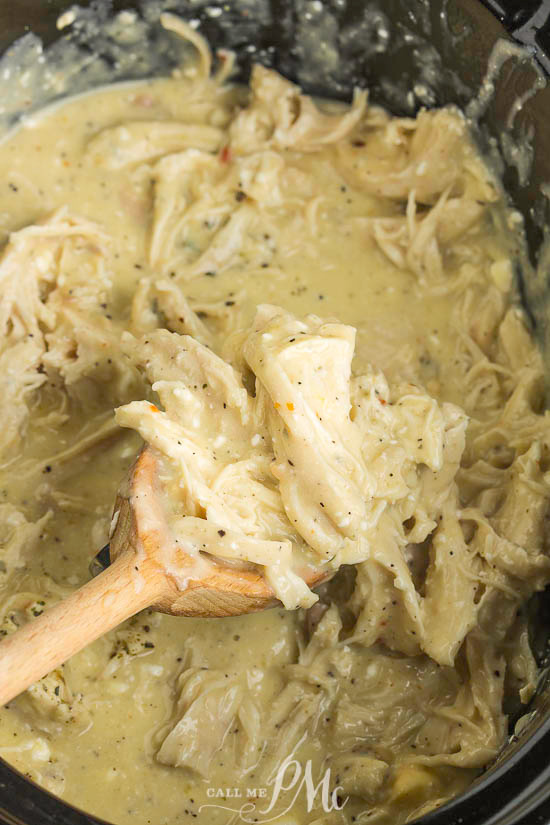 Slow Cooker Zesty Italian Chicken, this easy weeknight dinner has bold flavors. It's hearty, comforting, and great for any time of year! #slowcooker #chicken #Crockpot #recipes #Italian #creamy #zesty #shredded #easy #keto