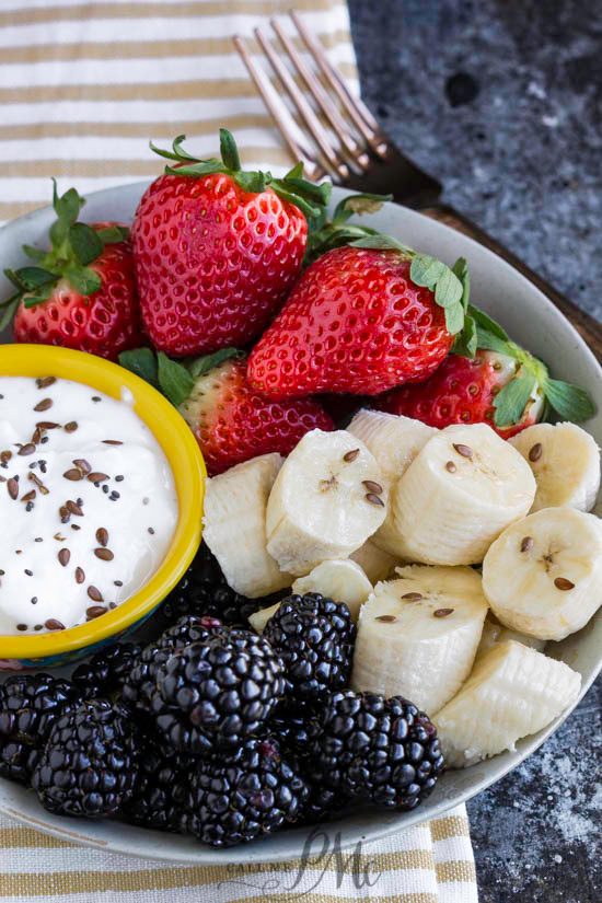 fruit yogurt healthy snack 