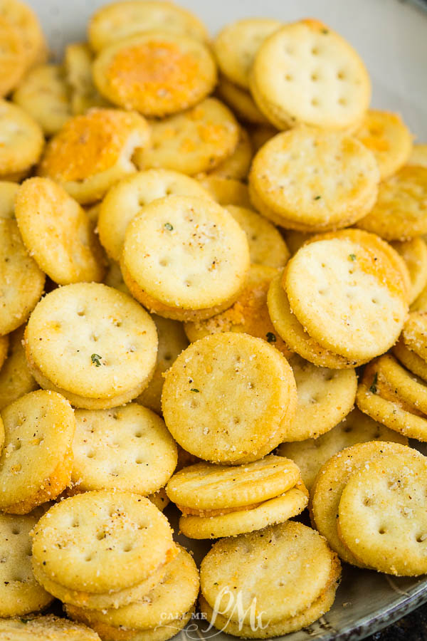 The perfect snackable treat, Cheesy Ranch Ritz Bits are seasoned with ranch seasoning, red pepper, and garlic. #ritzbits #snack #recipe #crackers #firecrackers #ranch