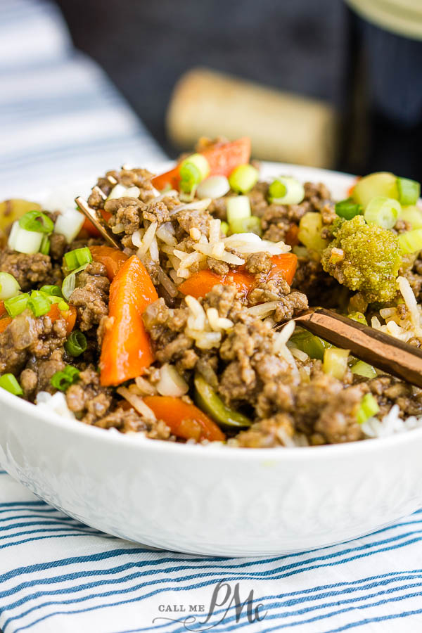 Super easy, delicious, and healthy meal that easily fits into meal prepping plans and low carb diets. #mealtprep #recipe #teriyaki #bowl #easy #quick #20minutemeal #rice #groundturkey #turkey #healthy #asian Ground Beef Teriyaki Bowl