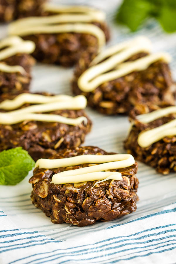 Healthy No-Bake Chocolate Peanut Butter Oatmeal Cookies 