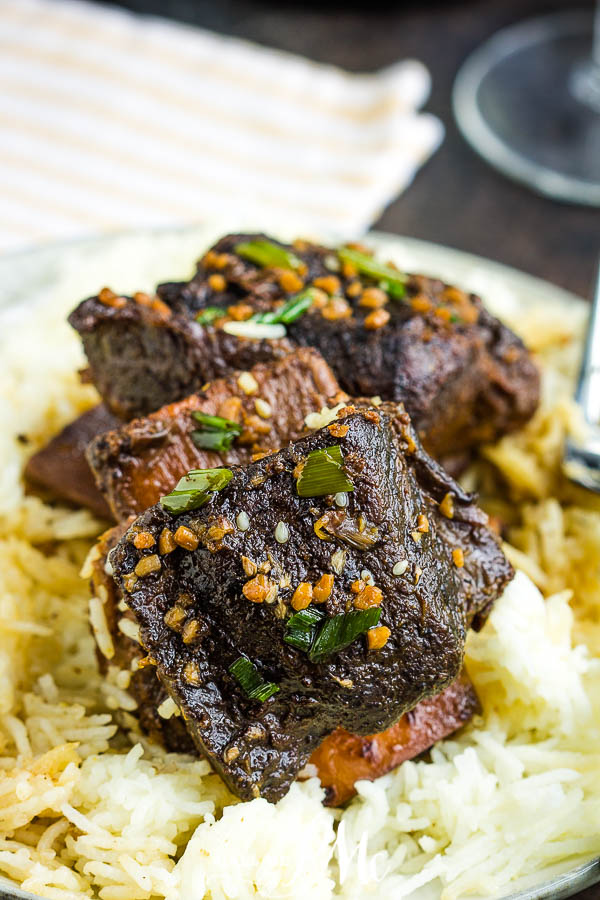 Balsamic Braised Short Ribs, you can't go wrong with short ribs braised in balsamic vinegar cooked until they fall off the bone! Beef rib recipe glazed with balsamic sauce in the oven or slow cooker. #Whole30 #Keto family favorite #meal #balsamic #shortribs #recipe #dinner #entree #beef Balsamic Braised Short Ribs