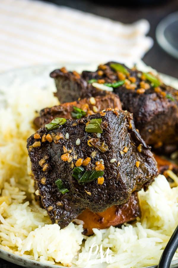 Balsamic Braised Short Ribs, you can't go wrong with short ribs braised in balsamic vinegar cooked until they fall off the bone! Beef rib recipe glazed with balsamic sauce in the oven or slow cooker. #Whole30 #Keto family favorite #meal #balsamic #shortribs #recipe #dinner #entree #beef Balsamic Braised Short Ribs