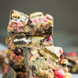 Oreo Magic Bars, easy bar cookie recipe of simple layers that everyone will love! Classic 7 layer or Hello Dolly dessert that everyone loves. #recipes #7layerbars #hellodollybars #dessert #easy