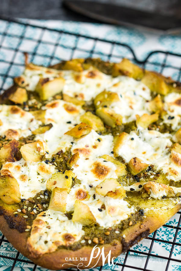 naan with fresh mozzarella and chicken Easy Chicken Pesto Flatbread
