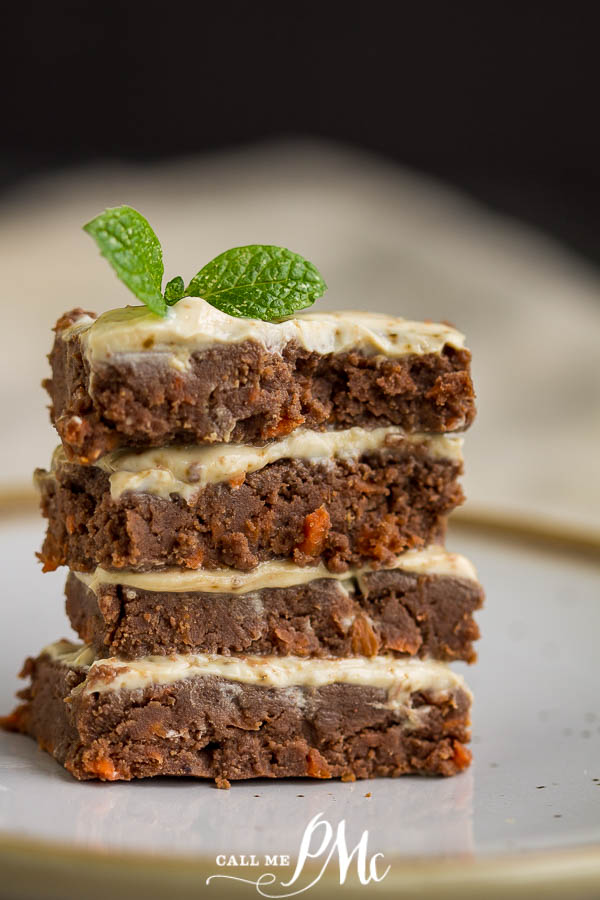 Healthy No-bake Carrot Cake Bars, this recipe taste like a decadent dessert but they're a simple, one-bowl, no-bake, healthy treat! 