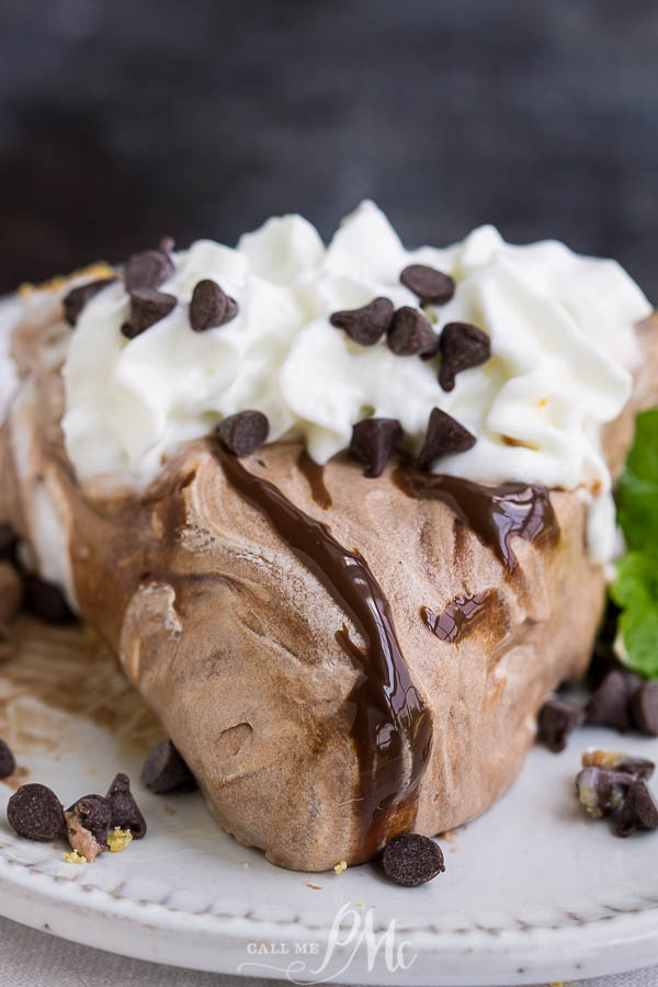 slice of chocolate pie Ingredient Chocolate Mousse Pie is super easy to make and is always a crowd-pleaser. It's creamy, light, no-bake, and has no eggs, and no pudding.