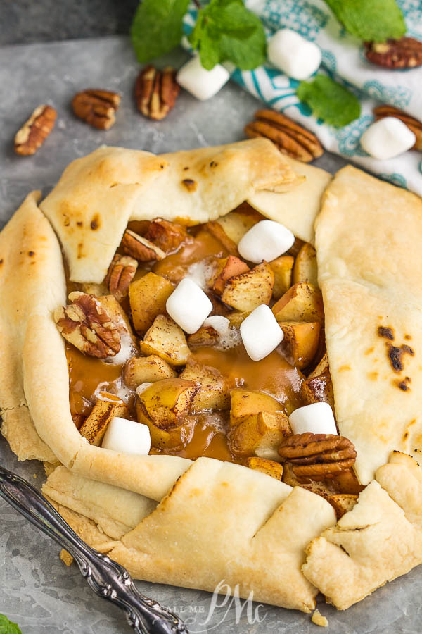 Galette with apples, caramel and pecans