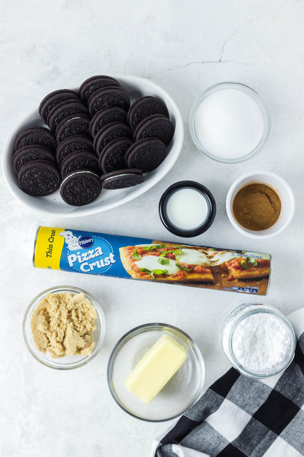 Oreo rolls ingredients Ingredients in bowls.