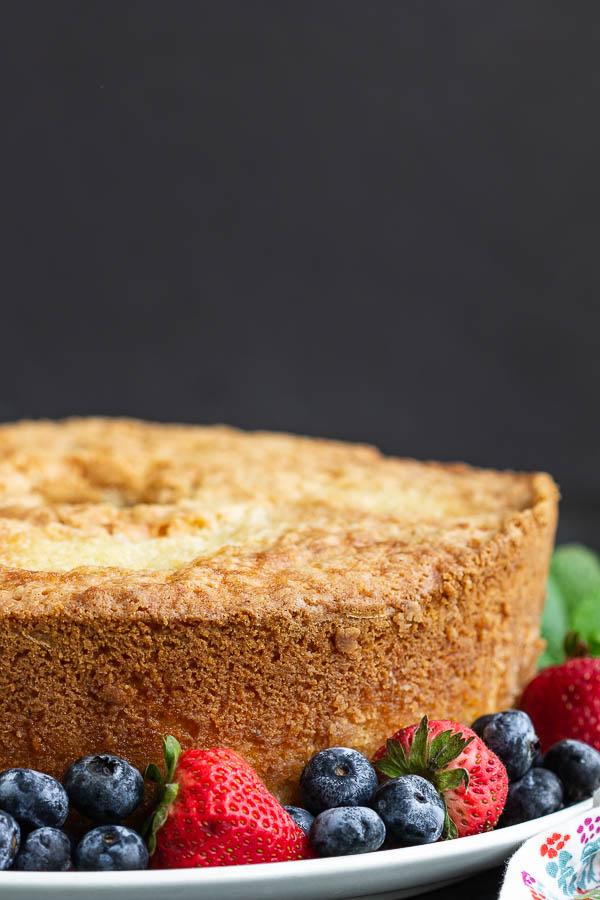 whole pound cake unsliced with berries