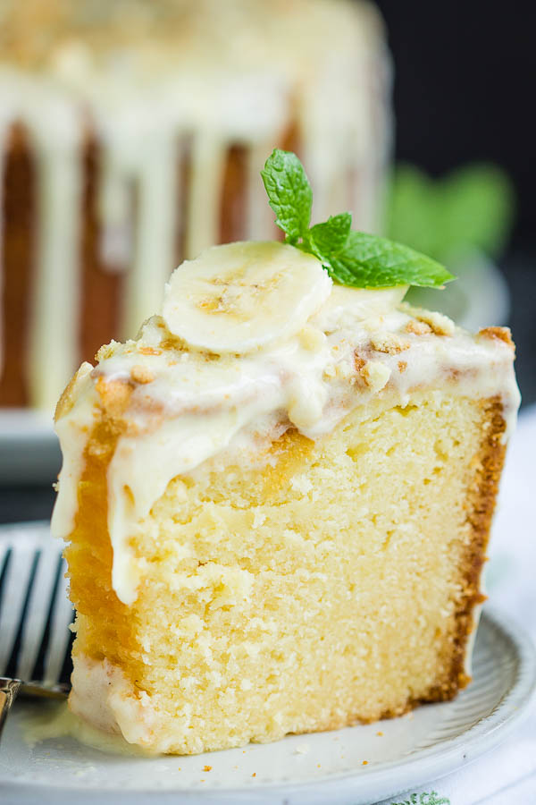  slice of pound cake with banana