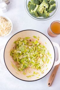 CHEESY CREAMY BROCCOLI SOUP