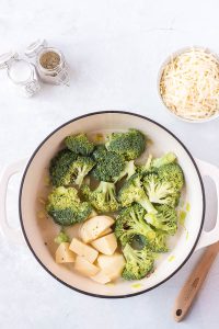 CHEESY CREAMY BROCCOLI SOUP