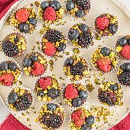 DARK CHOCOLATE PISTACHIO BERRY CUPS