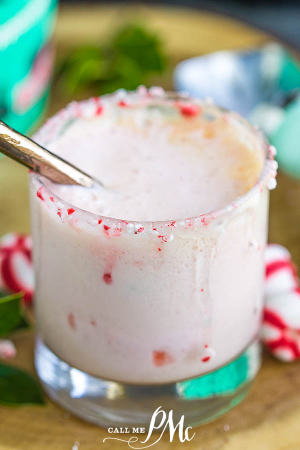 2 INGREDIENT PEPPERMINT SNOWFLAKE COCKTAIL