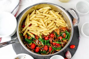 Creamy Pasta with Spinach and Tomatoes