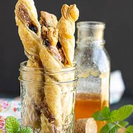 BLUEBERRY CREAM CHEESE PUFF PASTRY BREADSTICKS