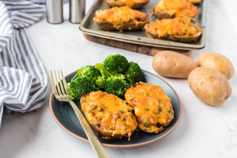 CHEESY BBQ CHICKEN POTATO SKINS