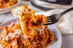 SLOW COOKER CHEESY PENNE