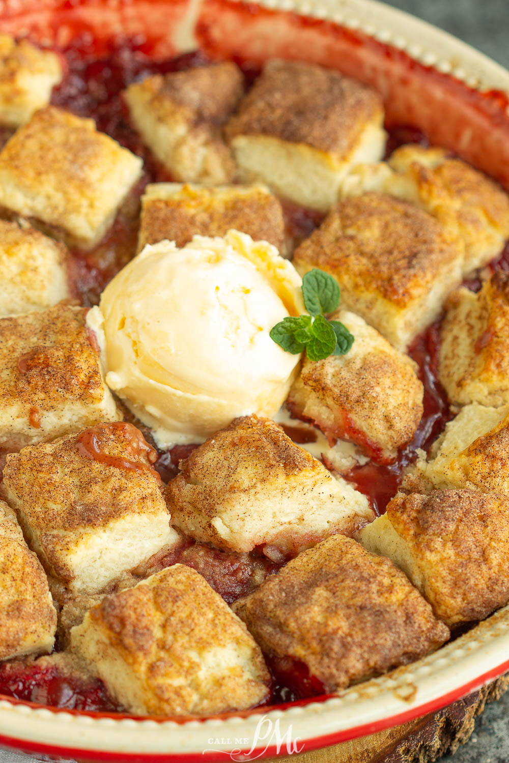 Strawberry Cobbler with ice cream