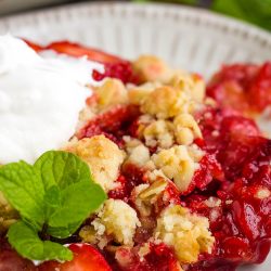 Strawberry Crisp (Crumble) with Oats