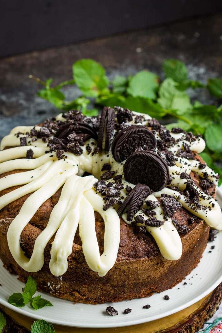 CHOCOLATE FUDGE OREO POUND CAKE