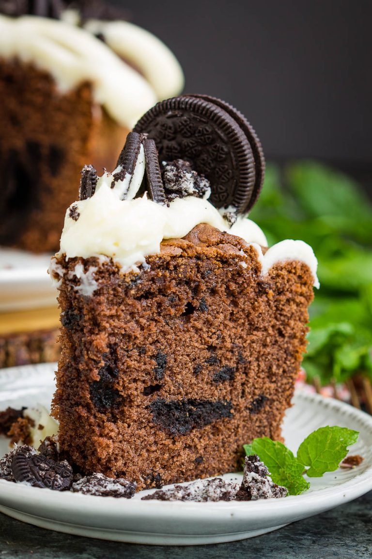 CHOCOLATE FUDGE OREO POUND CAKE