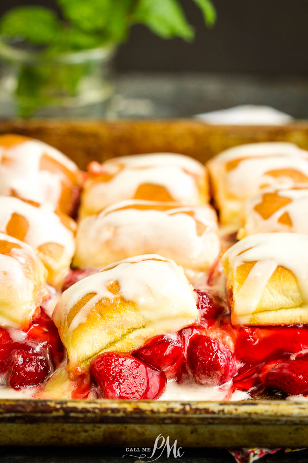 Hawaiian Rolls Strawberry Cheesecake Sliders