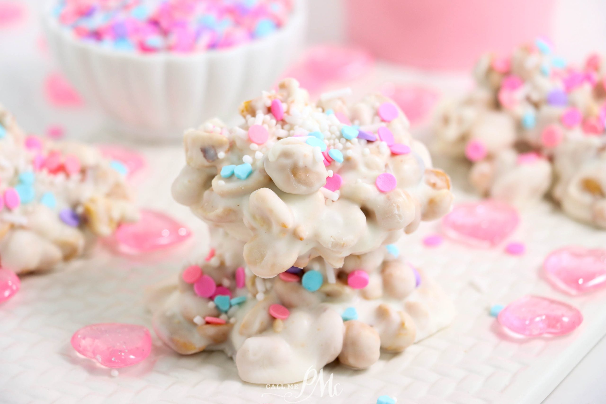 White Chocolate Pretzel Crockpot Christmas Candy! - Lemon Peony