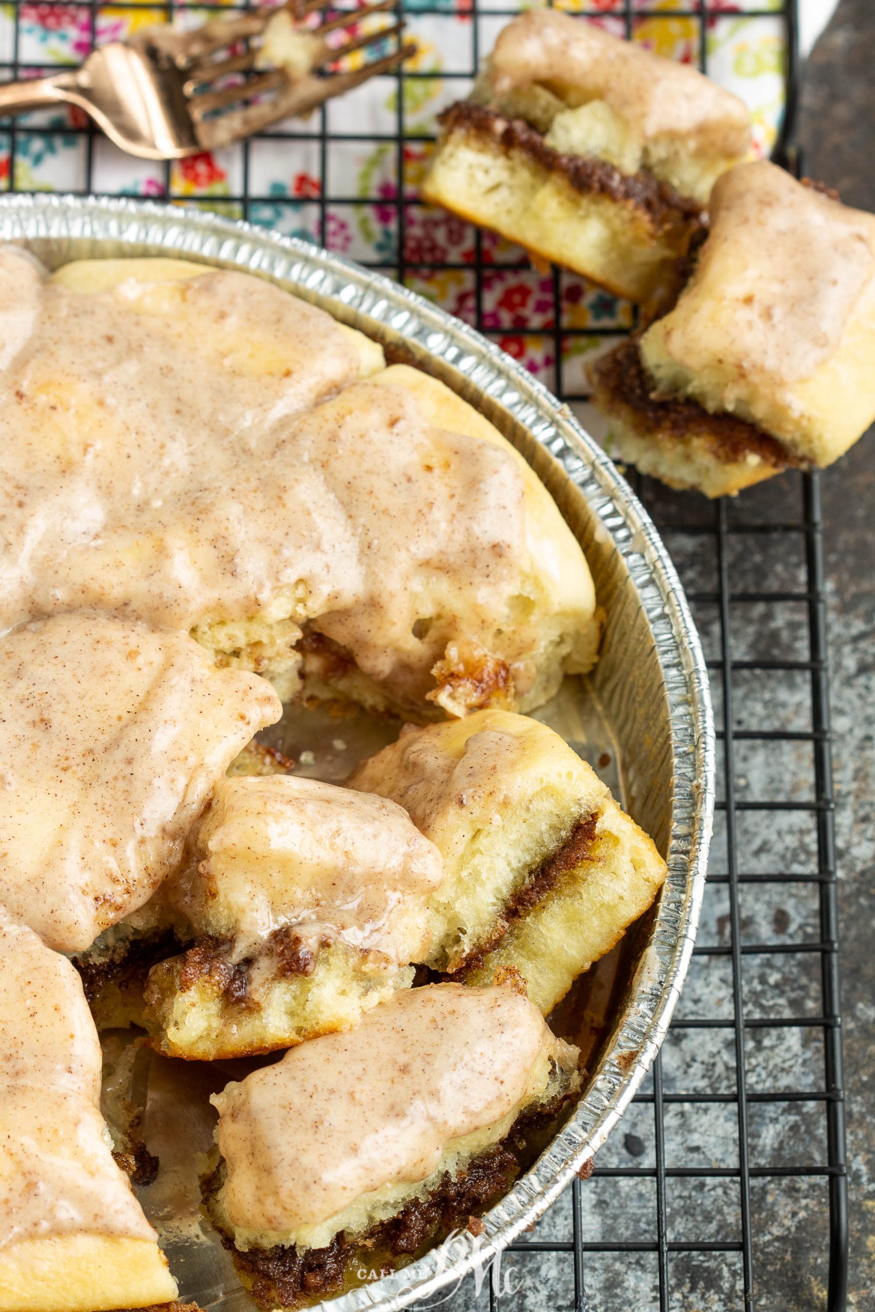 Sister Schubert's Cinnamon Roll Pull Apart Bread | Cinnamon Roll Sliders