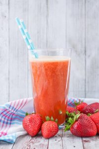 Boozy strawberry iced tea
