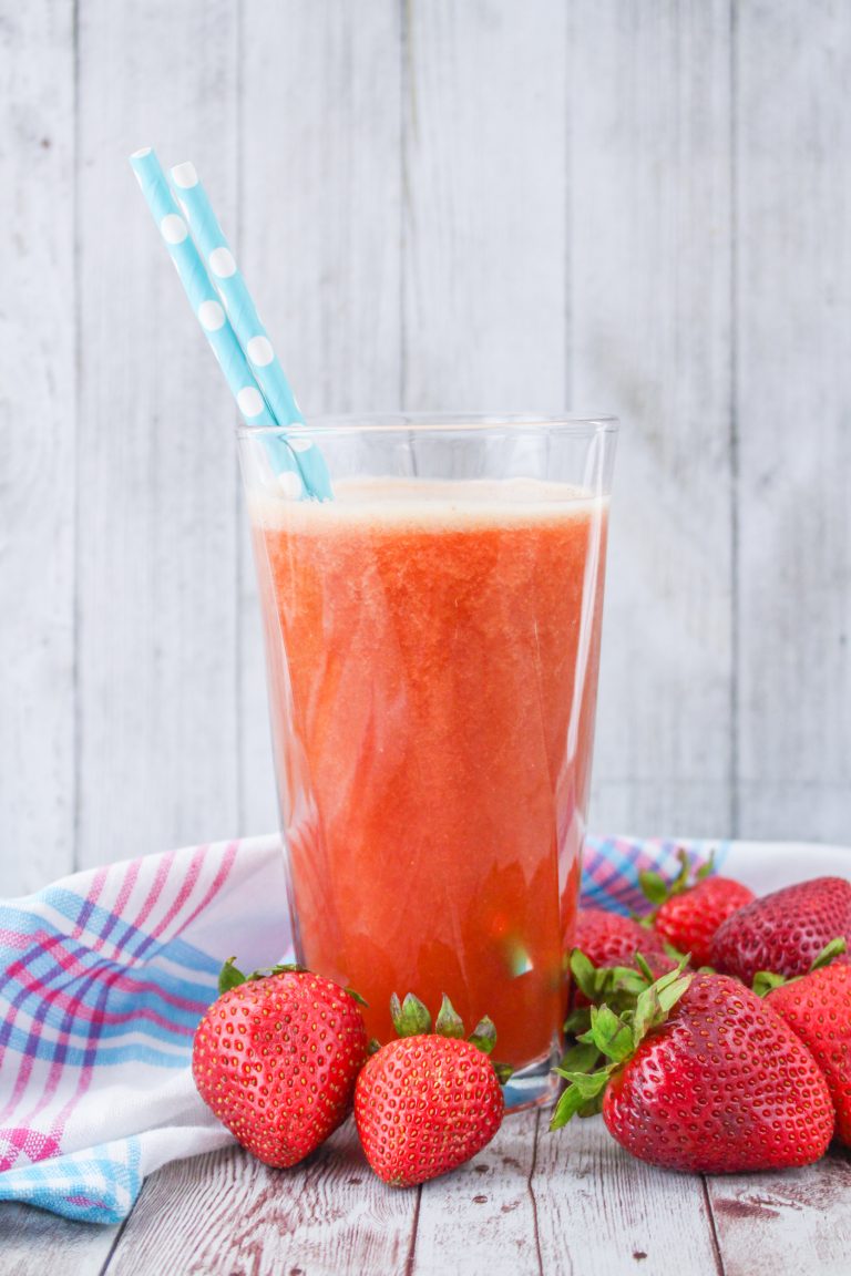 Boozy strawberry iced tea