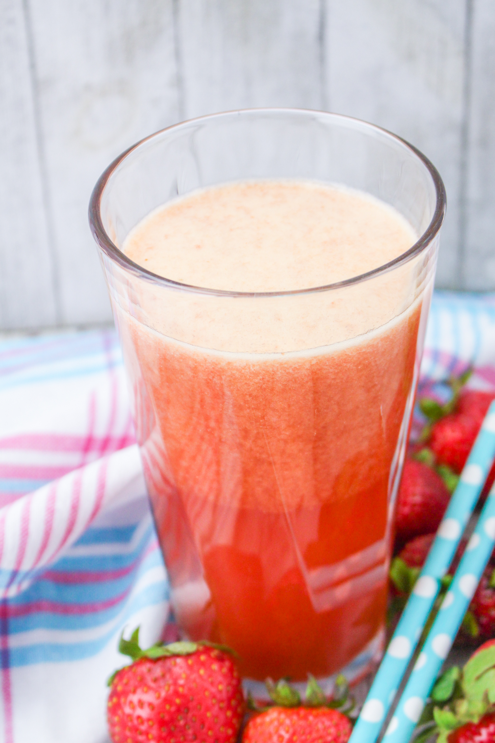 Boozy strawberry iced tea