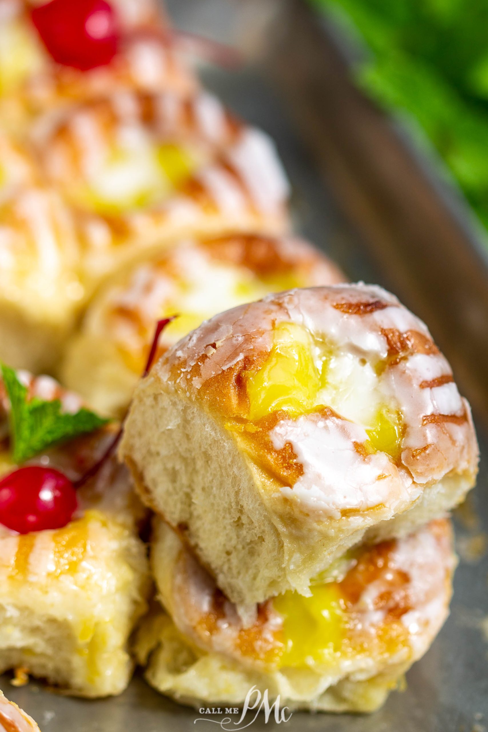 Lemon Curd Sweet Rolls)